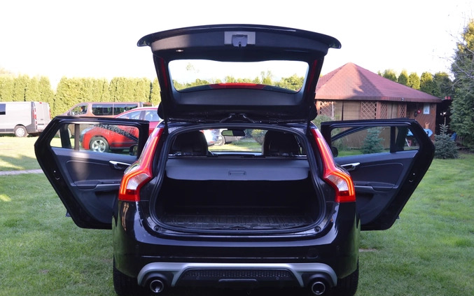Volvo V60 cena 47900 przebieg: 219141, rok produkcji 2016 z Świdnica małe 497